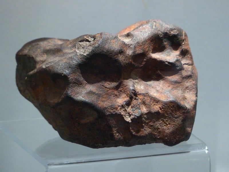 Meteorite-inspired Dishes